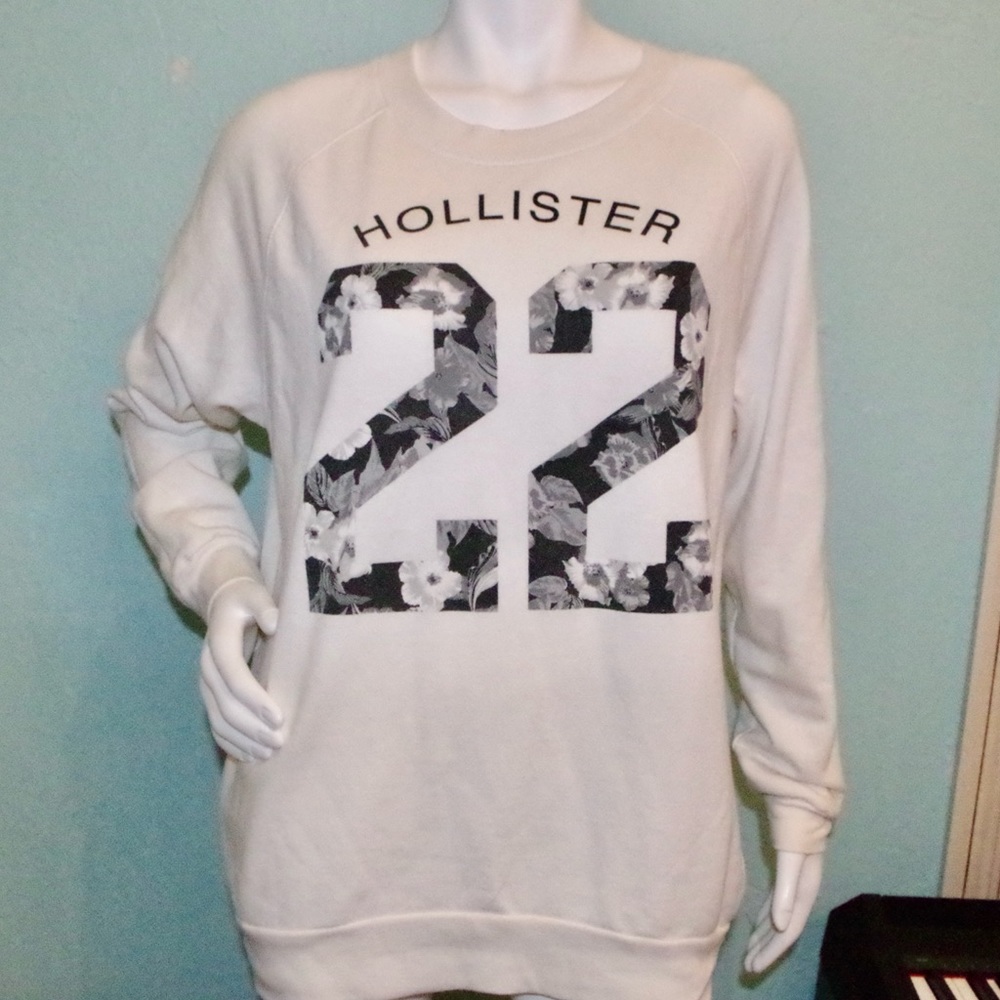 hollister 22 crewneck